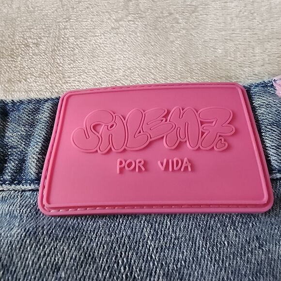 Salem7 Distressed Red Button Closure 32 Waist Denim Jeans With Graphic - Picture 13 of 14